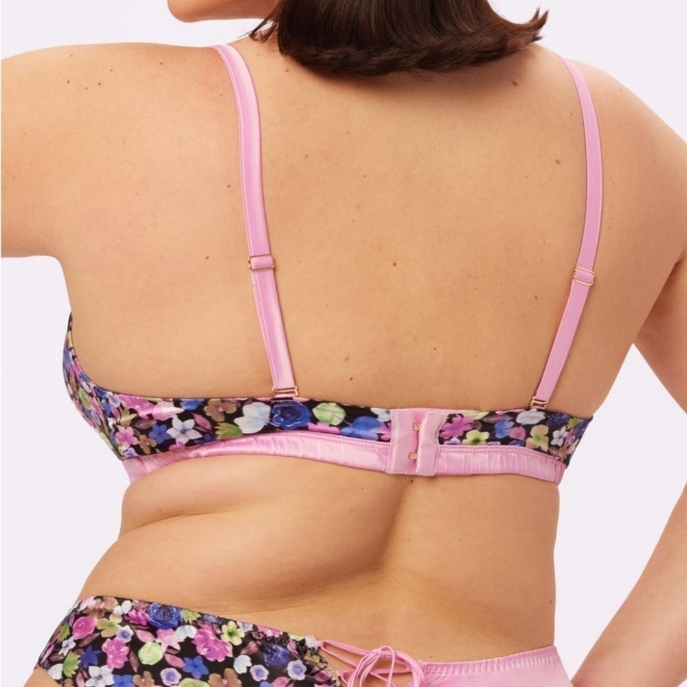 Parade size 3x NWT GANNI Luminous Glow Triangle Bralette GLOW SATIN - Picture 9 of 9